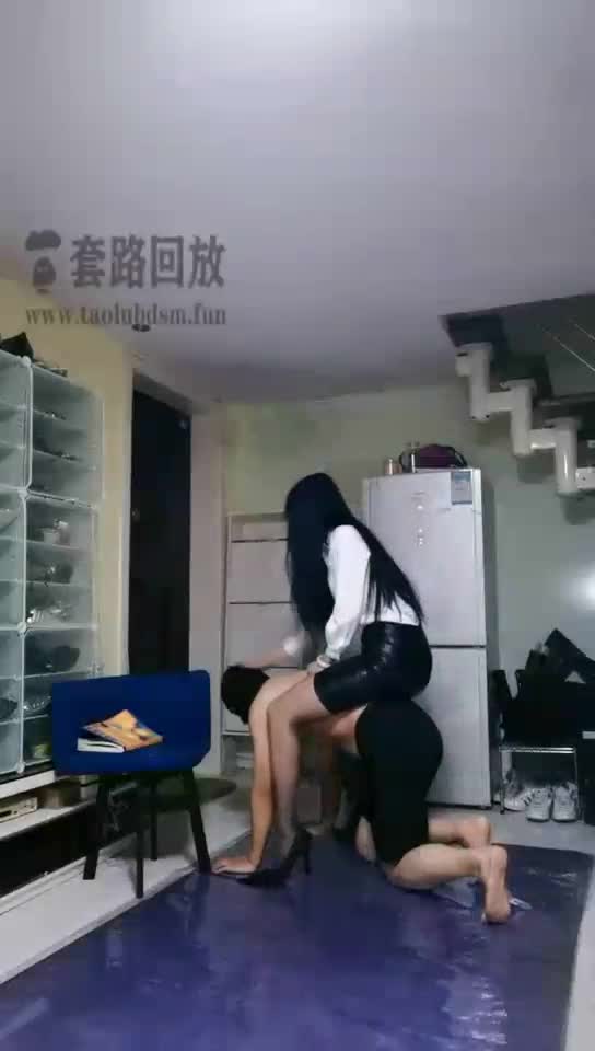 同学偷拿女生袜子 被叶子老师请家长