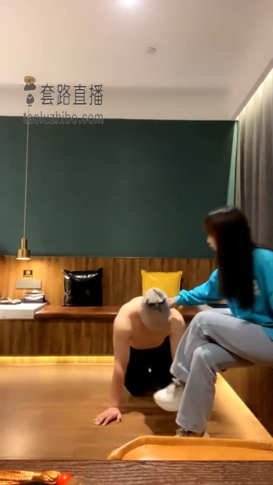 双犬争宠 无底线狠揍畜生1