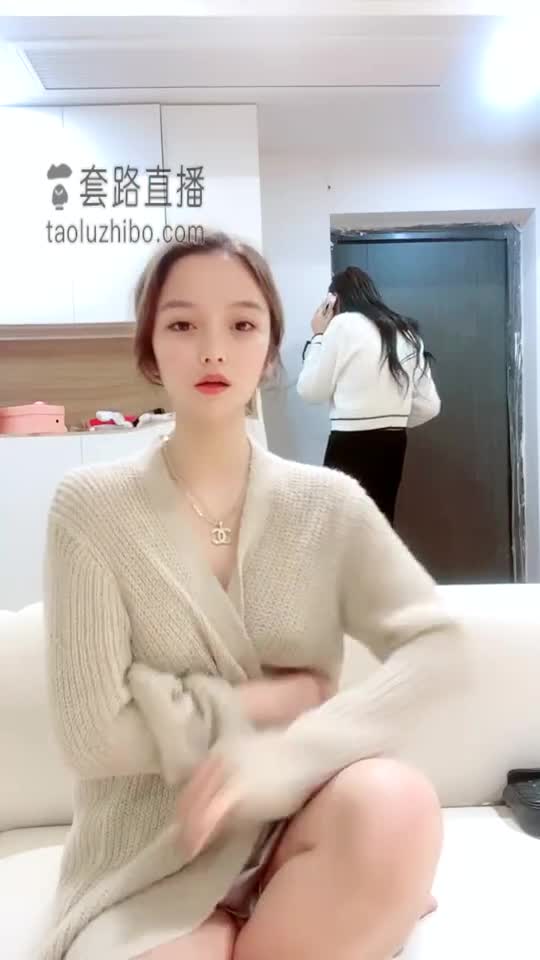 诱导闺蜜被打耳光