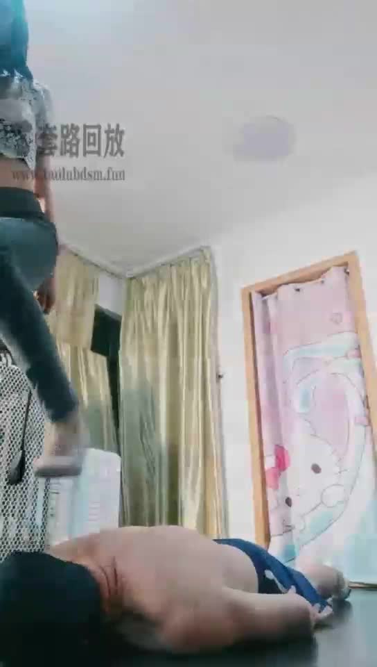 爆踢全身鞭打狗奴