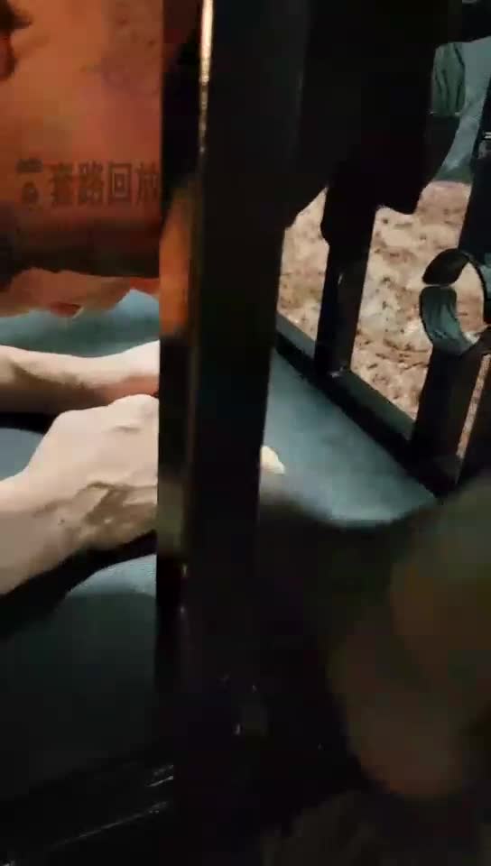 被第一次开发圣水 喝吐了真可怜