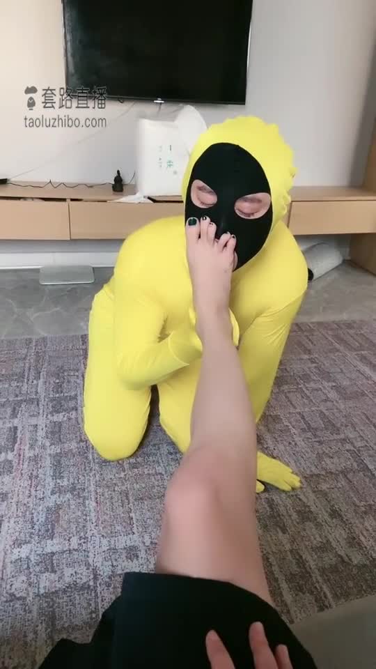 调教小黄人脚奴