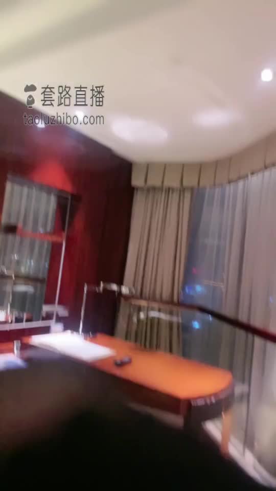 深喉到底 插出血