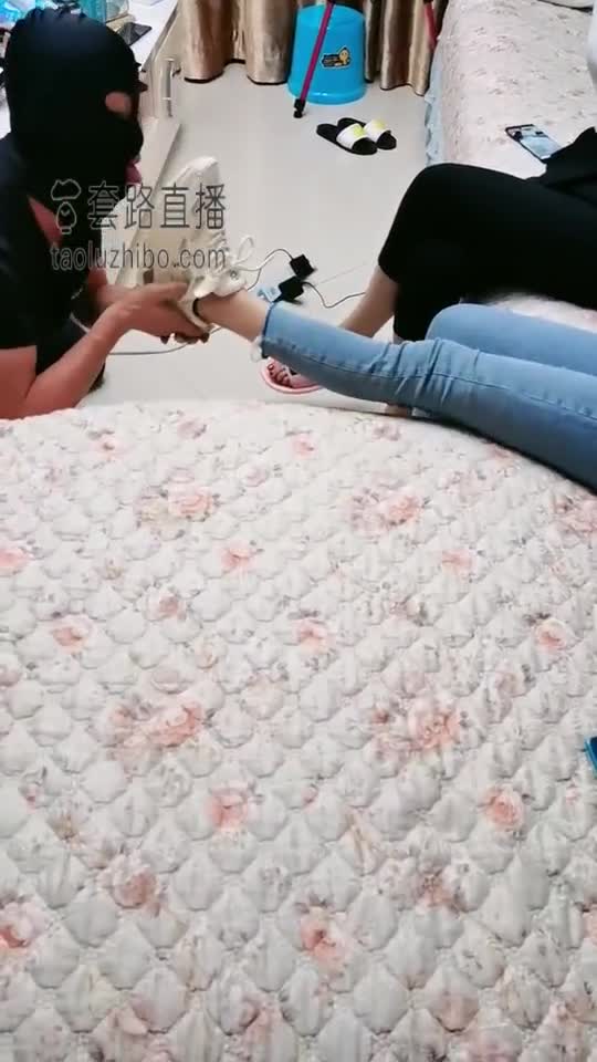 带素人小姐姐玩狗