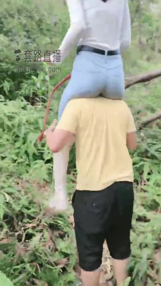 白靴 骑脖子 长靴深喉 脚耳光