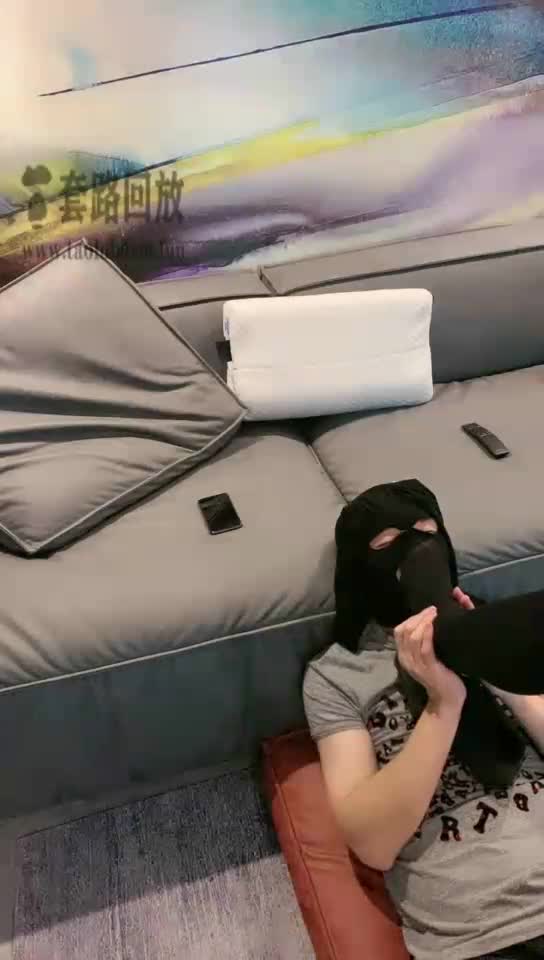 闻臭脚