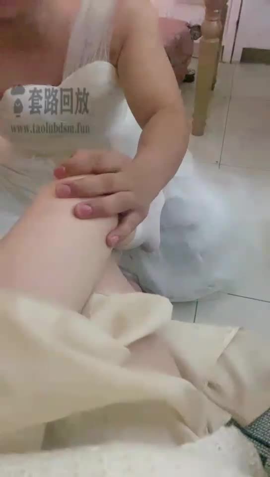 叫网友来家里 开发他让他吃脚