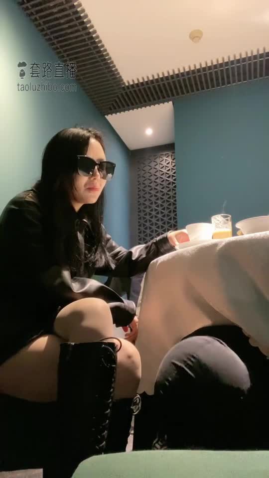 带着狗子吃饭