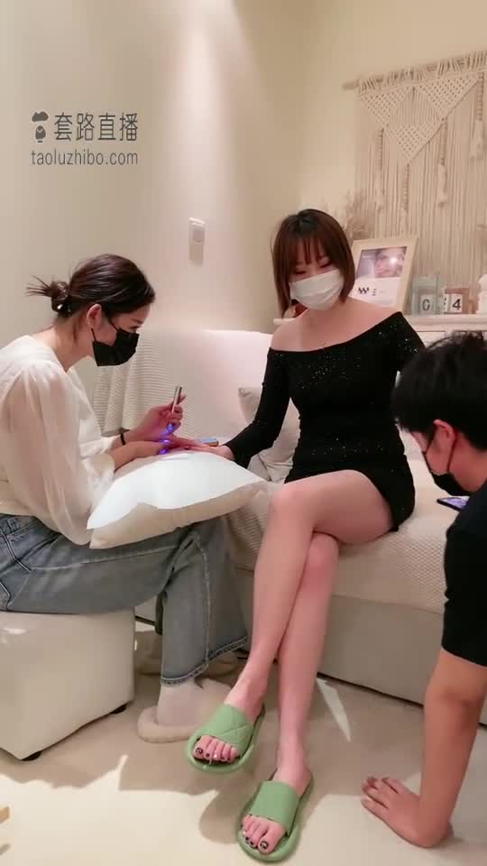 带狗来做美甲