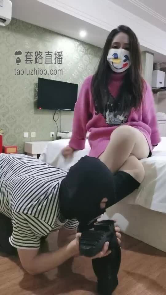 舔鞋底 钻跨 圣水