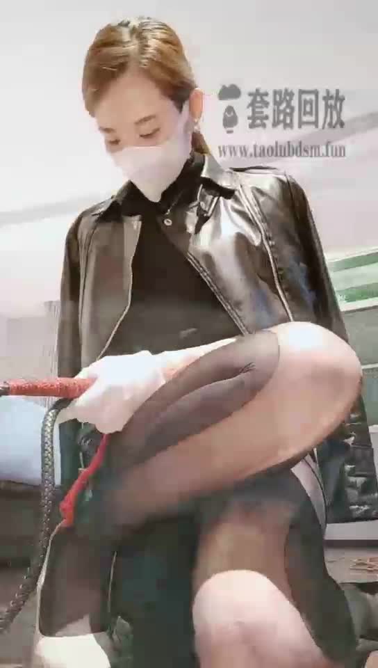 高跟鞋很锋利 你叫的真骚