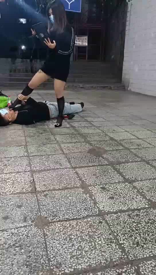 户外 极品美女素人 舔脚 耳光 打手心 鞭打 虐乳 坐脸窒息 踢裆