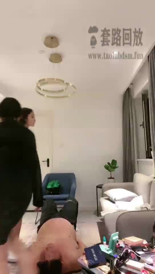 双S踩脸重度踩肚子