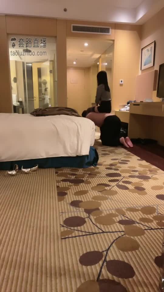 体内喂果冻酸奶洗脚