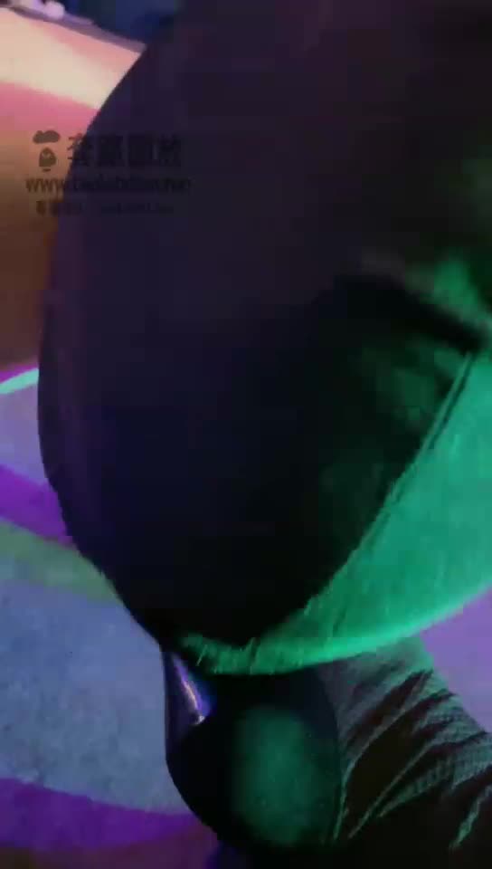 白领小奶狗第一次被玩