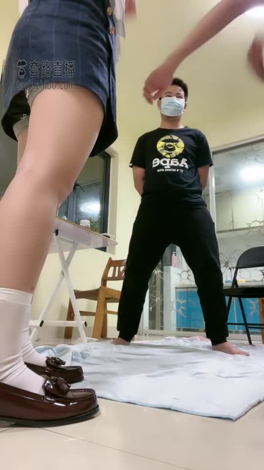 双s跟反差闺蜜