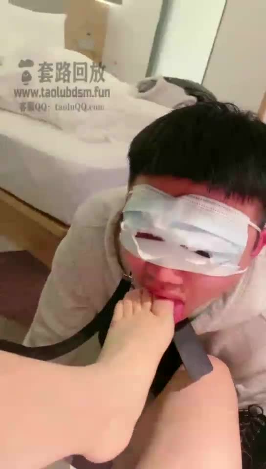喜欢黑长靴的贱狗