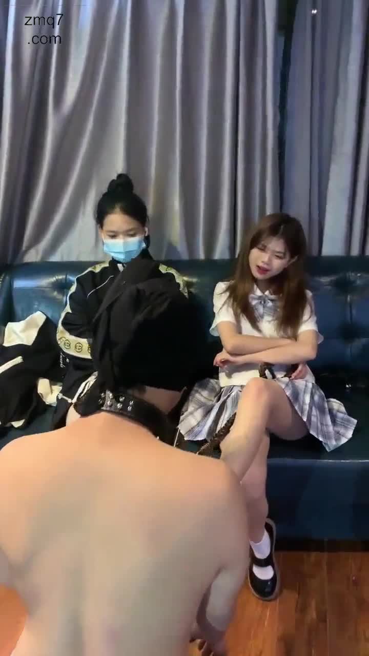 带素人闺蜜调教狗狗2