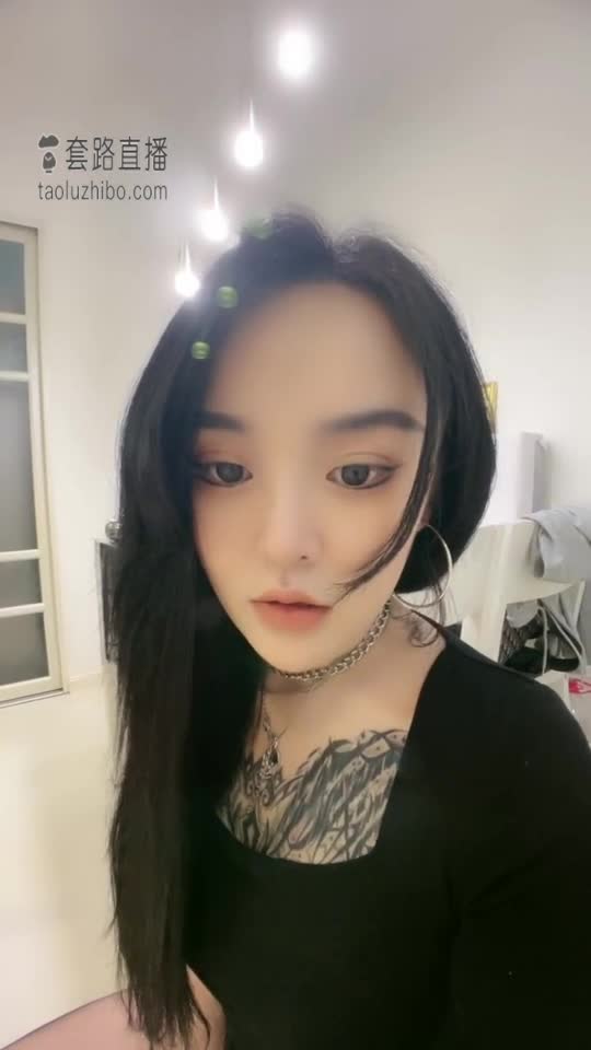闺蜜男友在我脚下