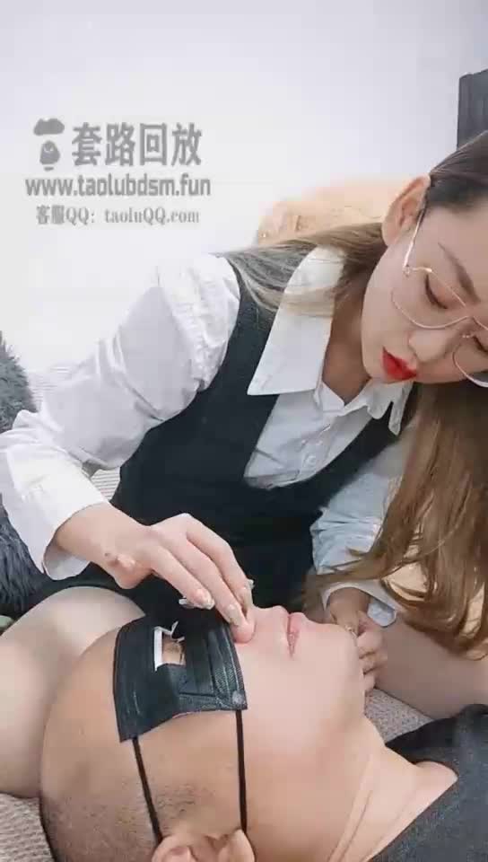 纯口水片 二宝主子的痰盂