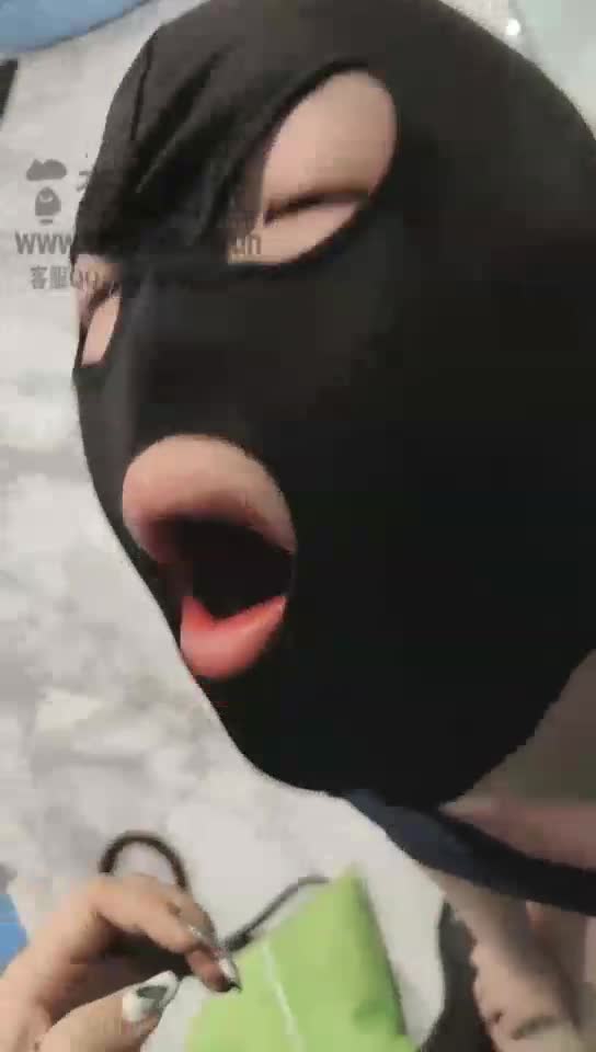 舔靴 圣水 踢裆
