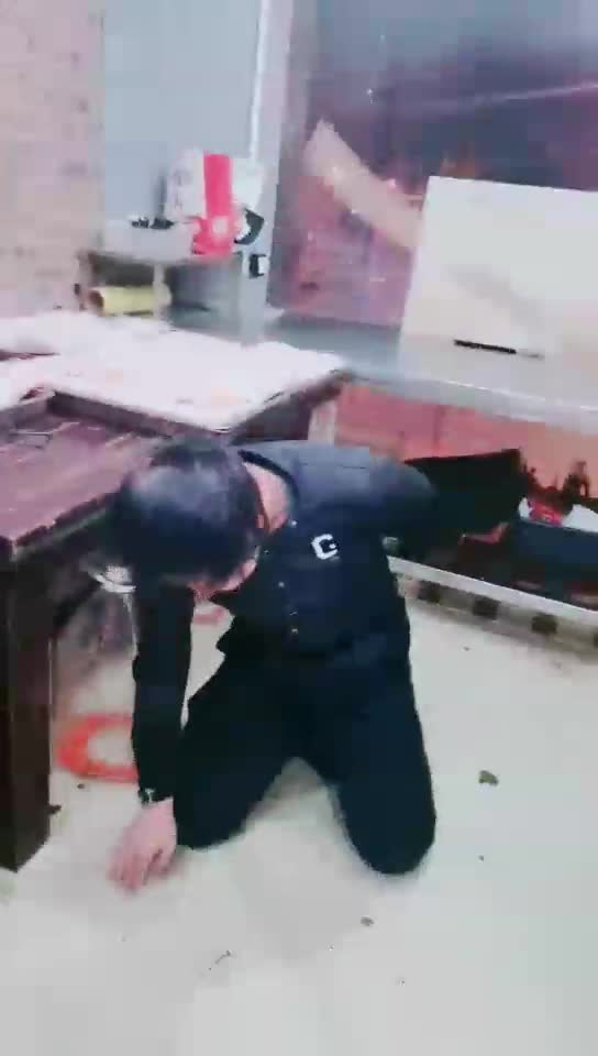酒吧开发素人