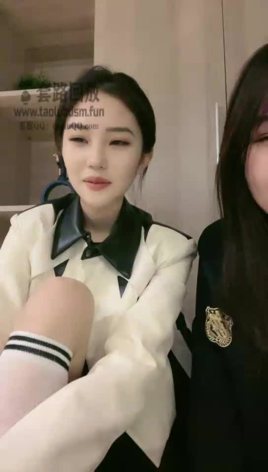 双S第一视角 女学生PK变态校长