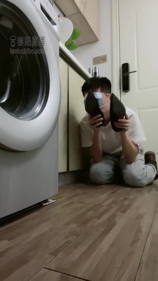 男邻居威胁女白领