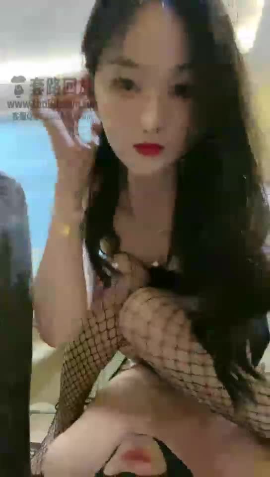 羞辱贱狗踩踏虐乳摘圣水