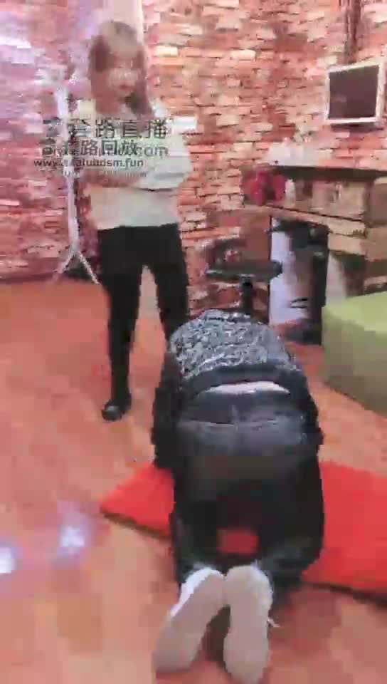 犯贱来受虐吧KTV私人影院圣水SP