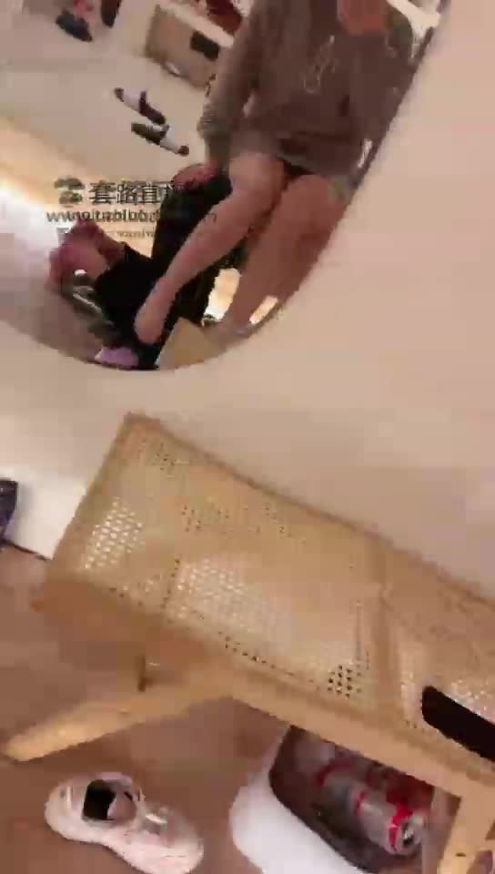 舔脚