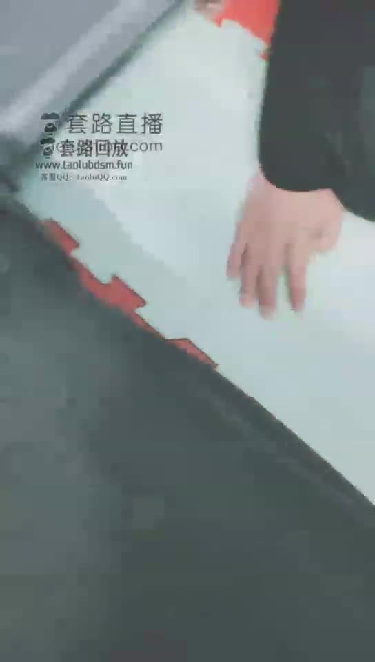 强迫同事深喉和舔我的脚