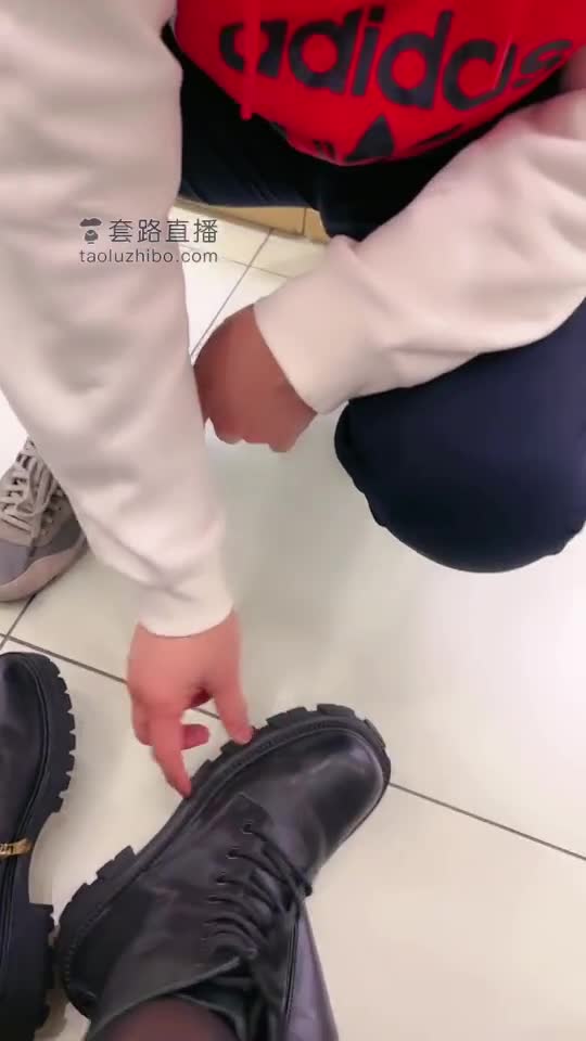 带狗逛街
