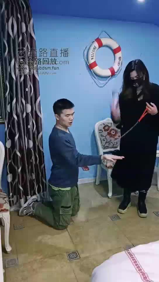 美女首次暴打男神 抽耳光 揪耳朵 鞭打 踩踏 踢裆