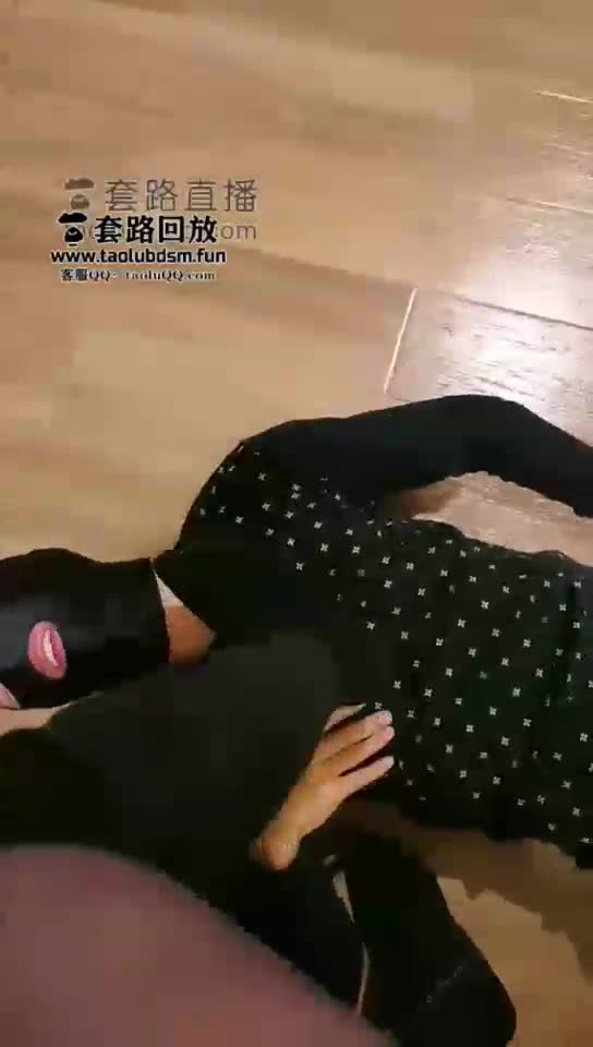 长靴踩踏 圣水 钻跨