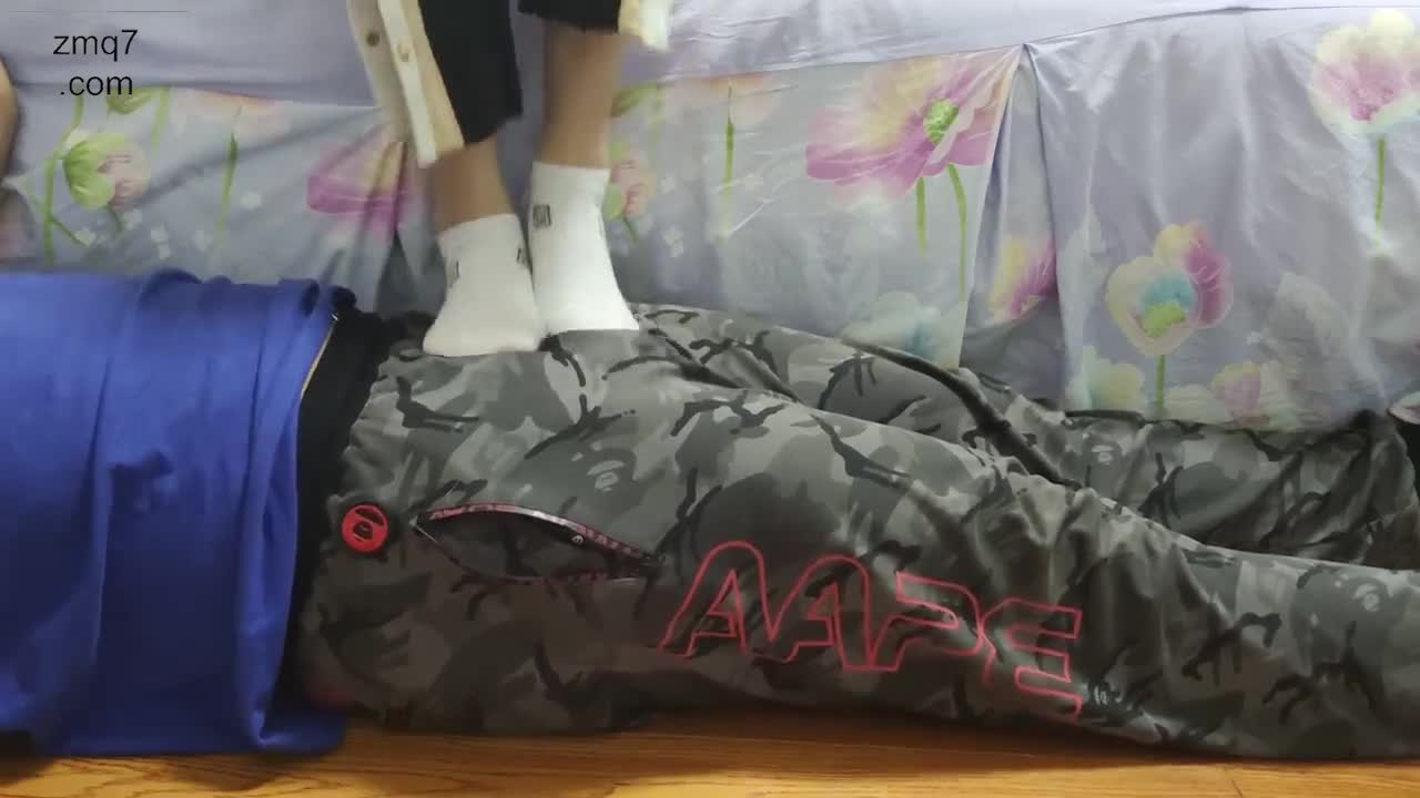 踩蛋蛋