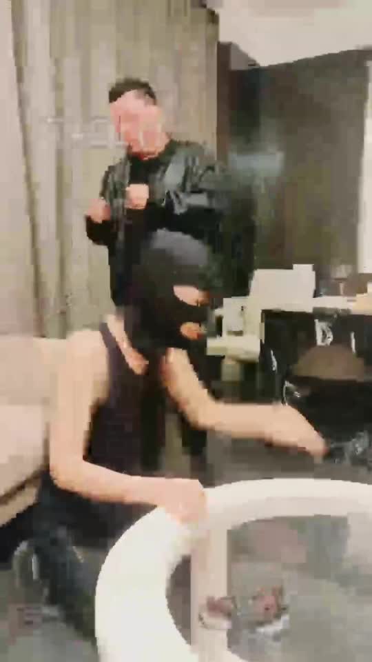 家奴侍奉情侣主