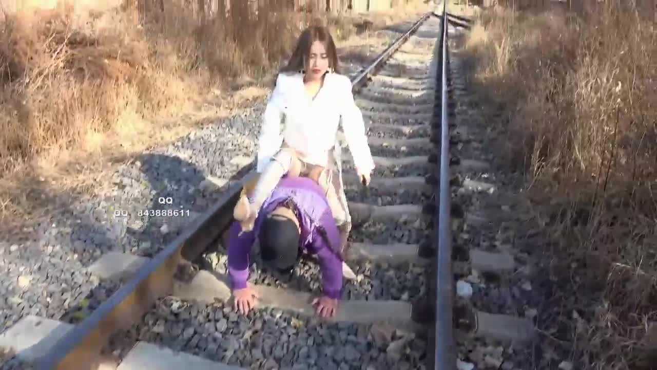  室外调教