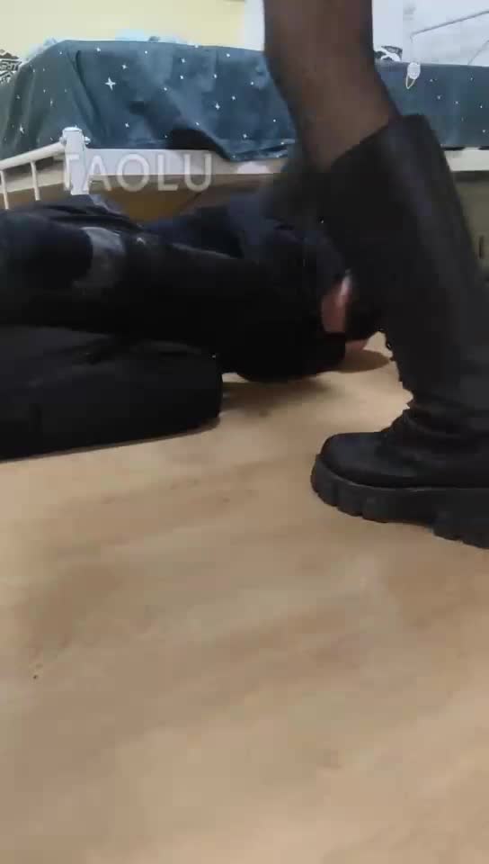 双皮靴无意识被发现会不会死