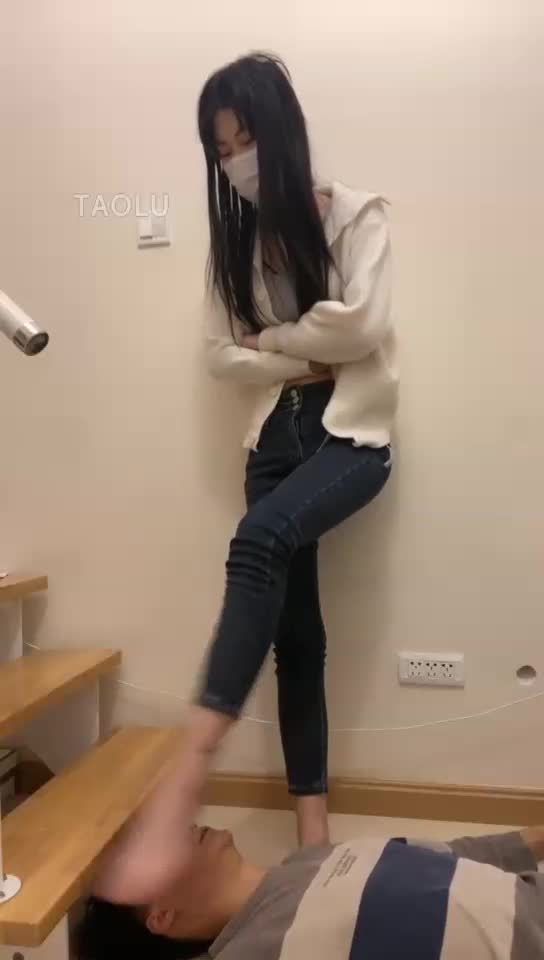 年前最后一场 手脚耳光