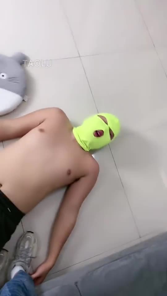 21岁的傻逼