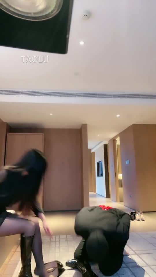耳光 踢裆