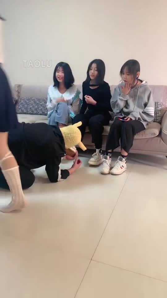 精神小妹群虐