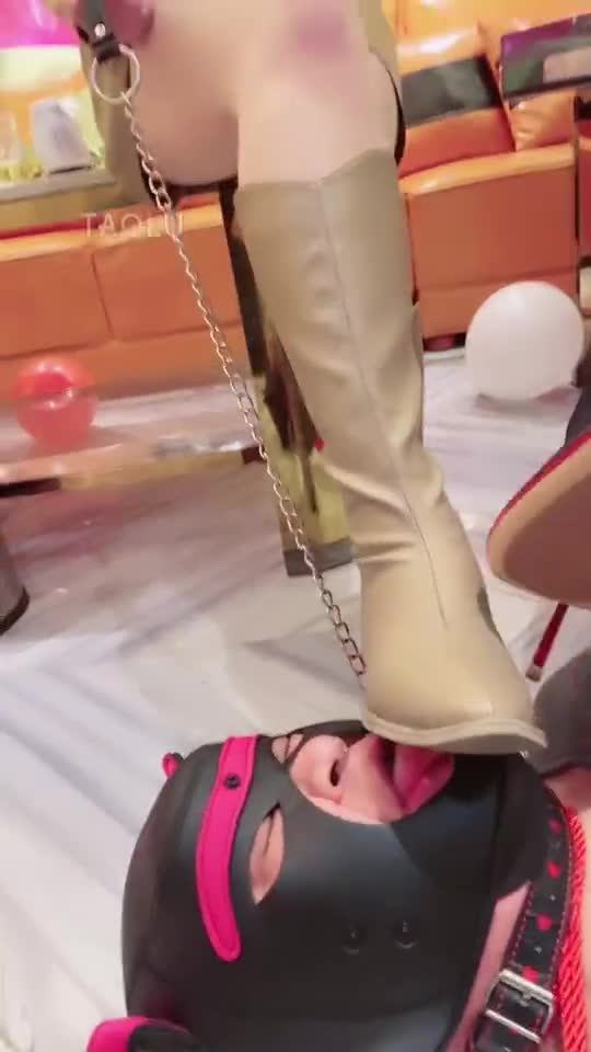 带KTV素人一起素人狠暴力