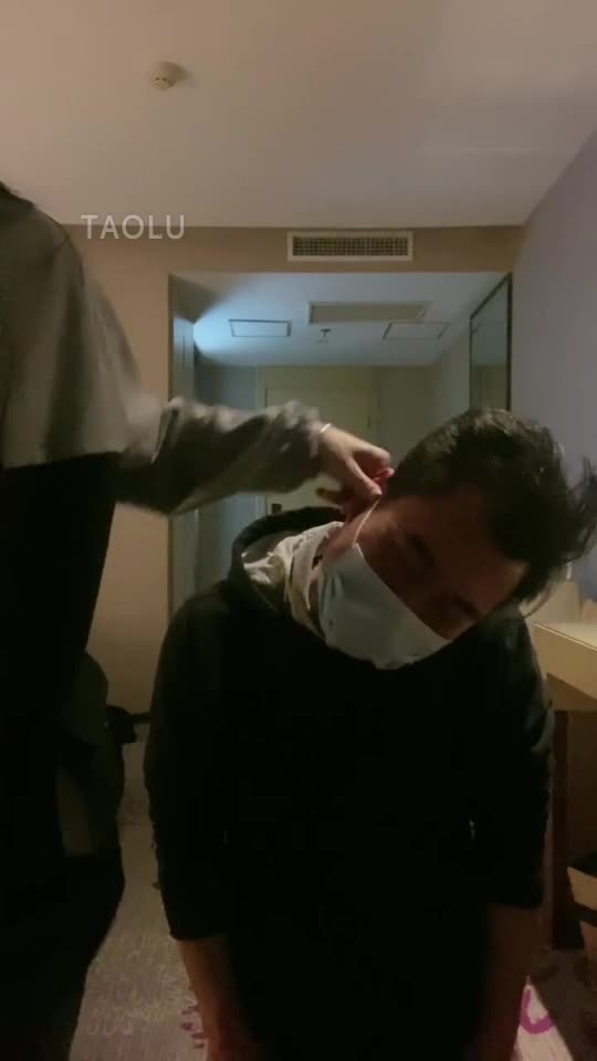 拖鞋猛抽耳光 美脚踩踏 深喉