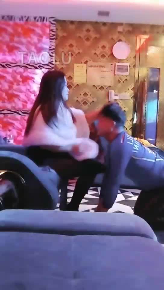 被黑老大范阿姨强制暴力 超狠加重度耳光