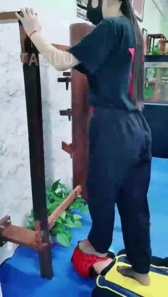 柔弱女子暴虑男学员