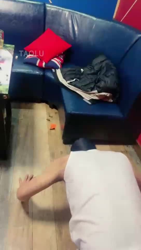 ktv随意玩弄贱狗