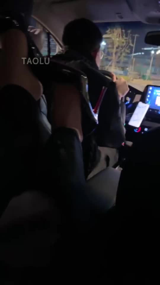 羞辱贱同事 车库跪拜 粗口惩罚 人格毁灭