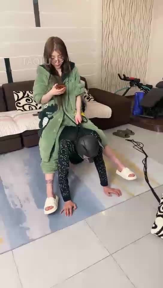深夜睡醒骑大马 要一直骑累死它